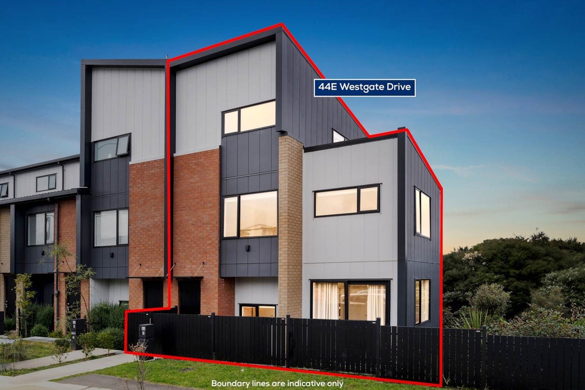 44E Westgate Drive, Westgate, Auckland - Carousel 1