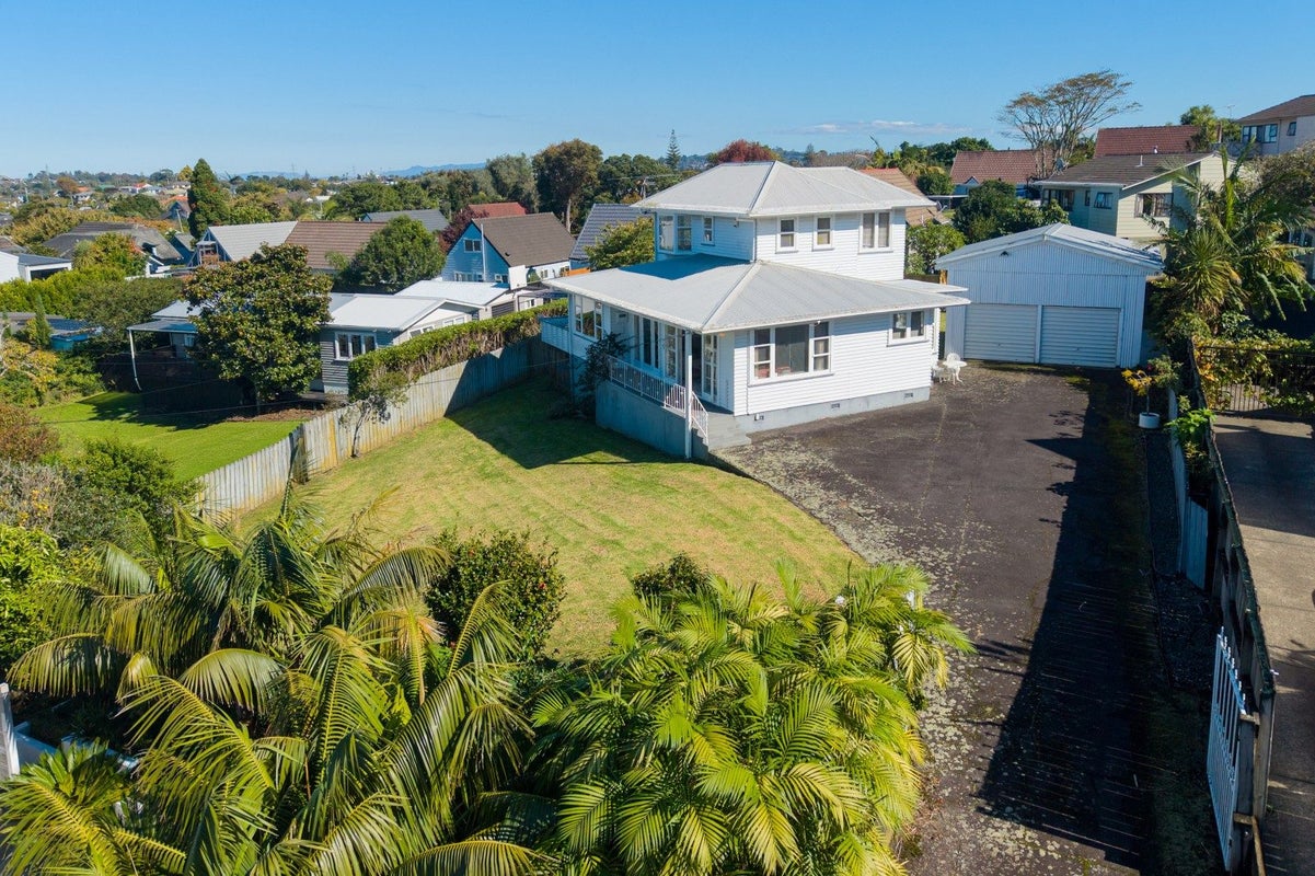 26A Mountain Road, Mount Wellington, Auckland - Carousel 1