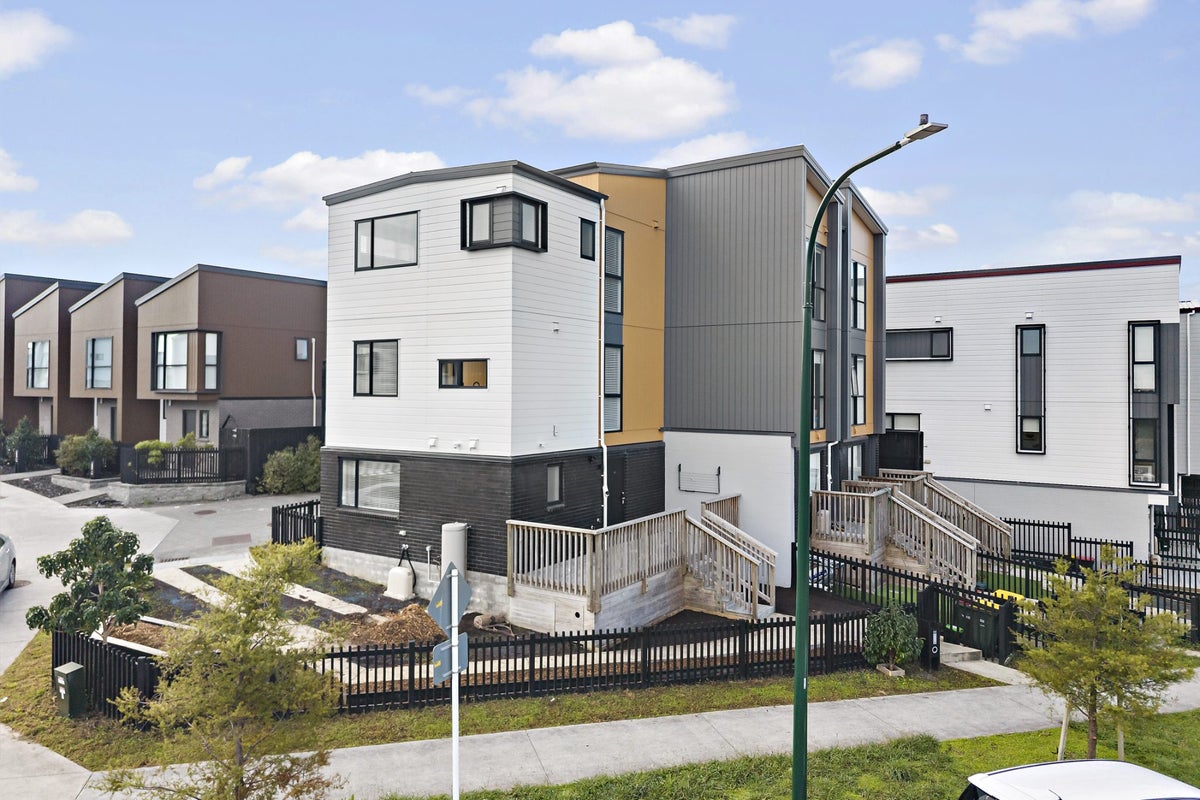 64 Whakatupu Road, Flat Bush, Auckland - Carousel 24