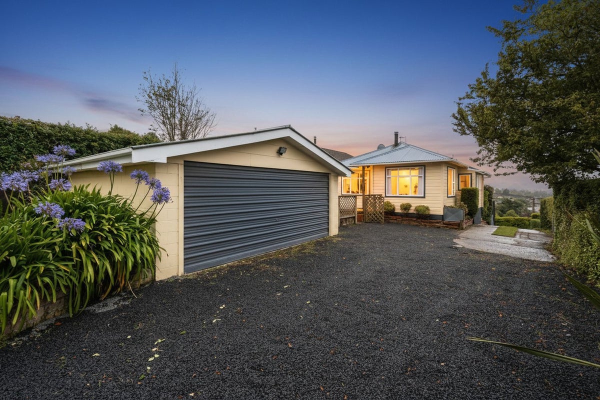 89 Shetland Street, Wakari, Dunedin - Carousel 2