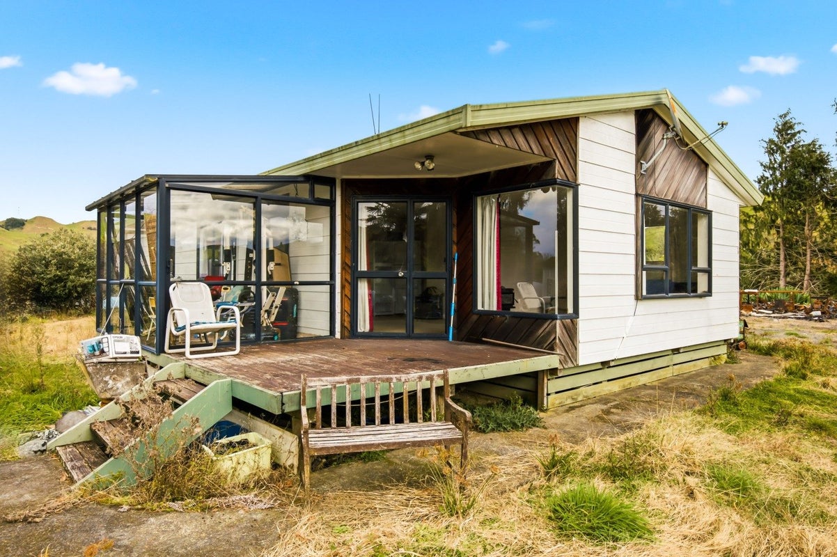 15 Kokopuiti Road, Tokirima, Taumarunui - Carousel 1