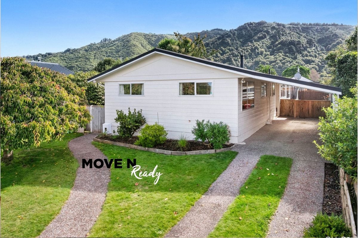 28 Omaha Grove, Totara Park, Upper Hutt - Carousel 1