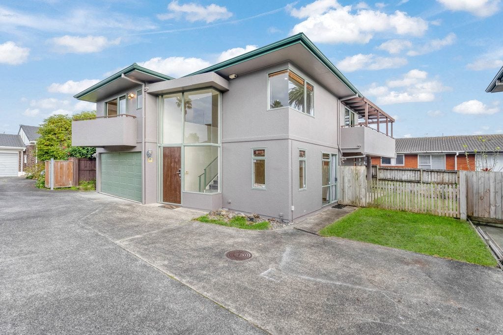 22B Tawhiri Road, One Tree Hill, Auckland - Carousel 1