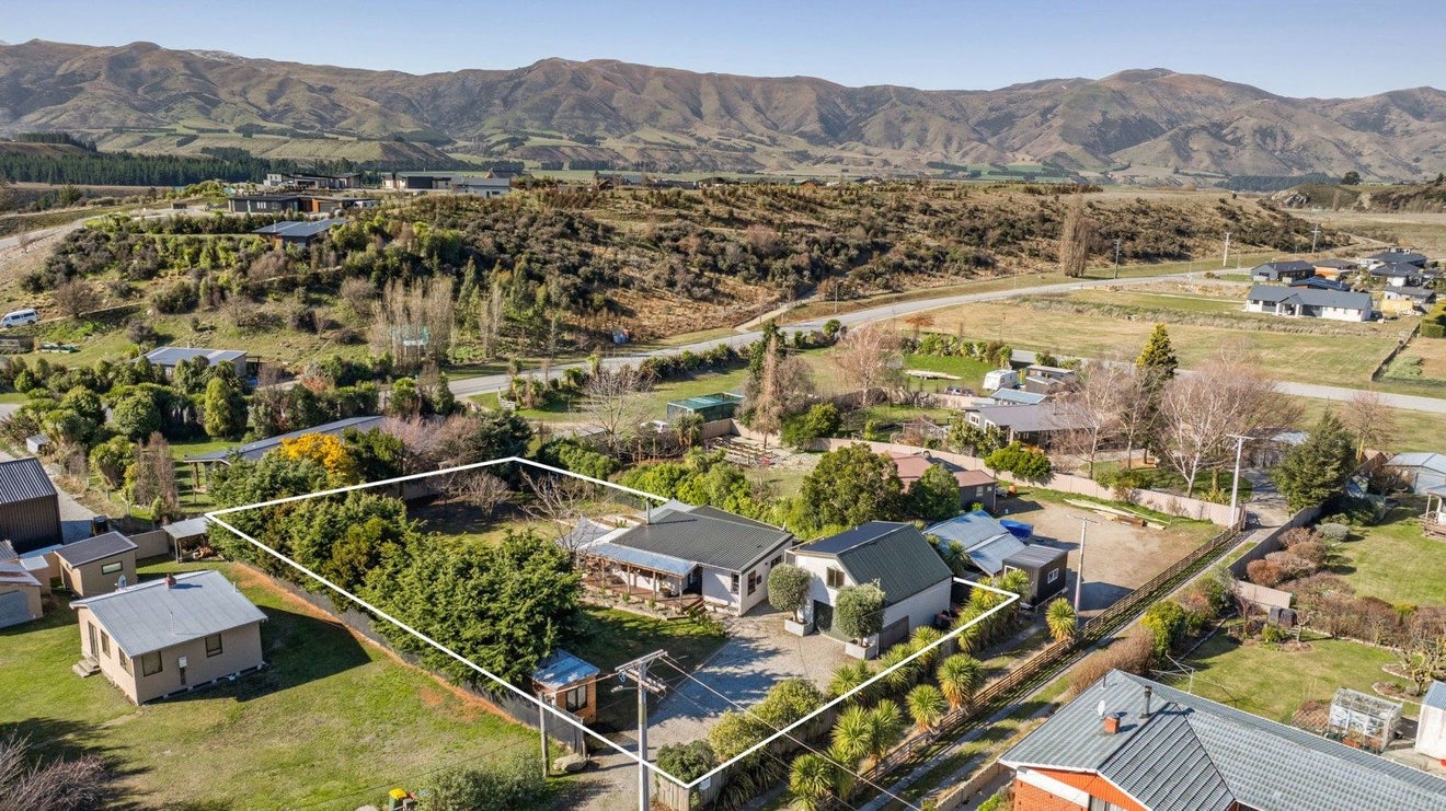 113 Hopkins Street, Luggate, Wanaka - Carousel 2