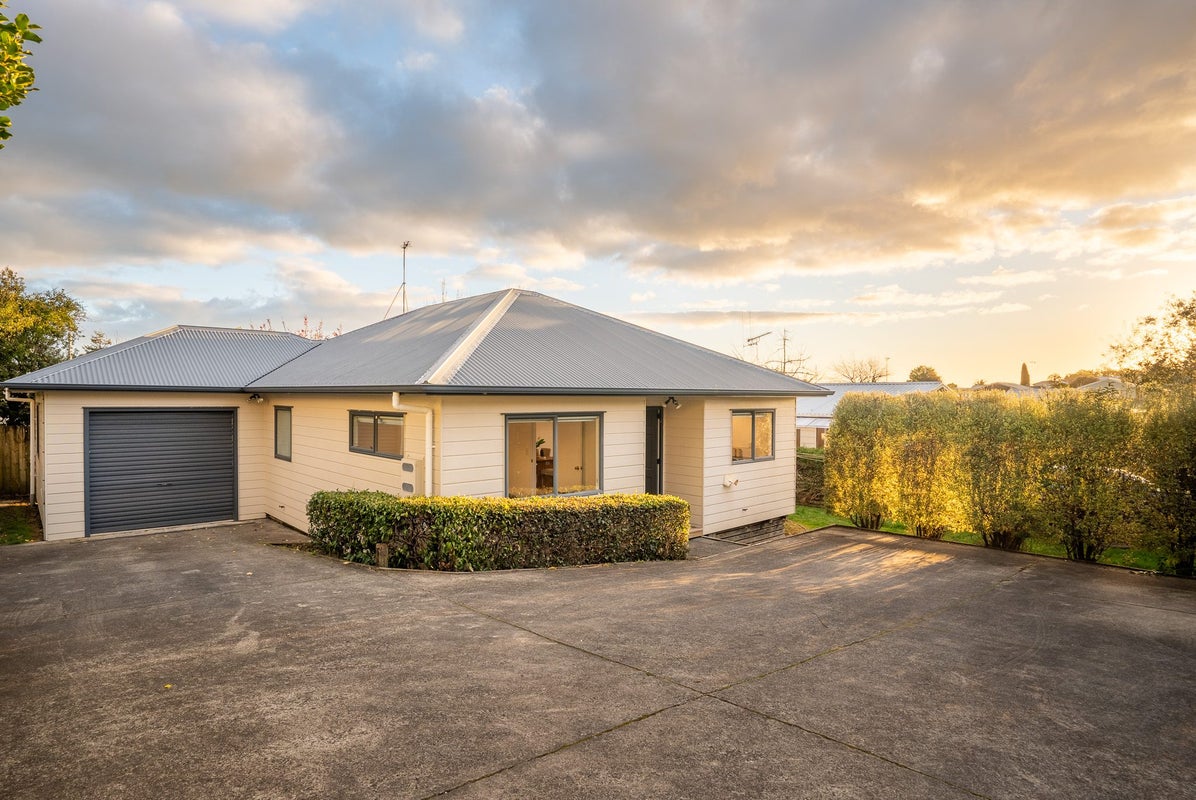15A Rata Street, Maeroa, Hamilton - Carousel 1