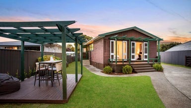 3 Brennan Avenue, Te Atatu Peninsula, Auckland - Carousel 1