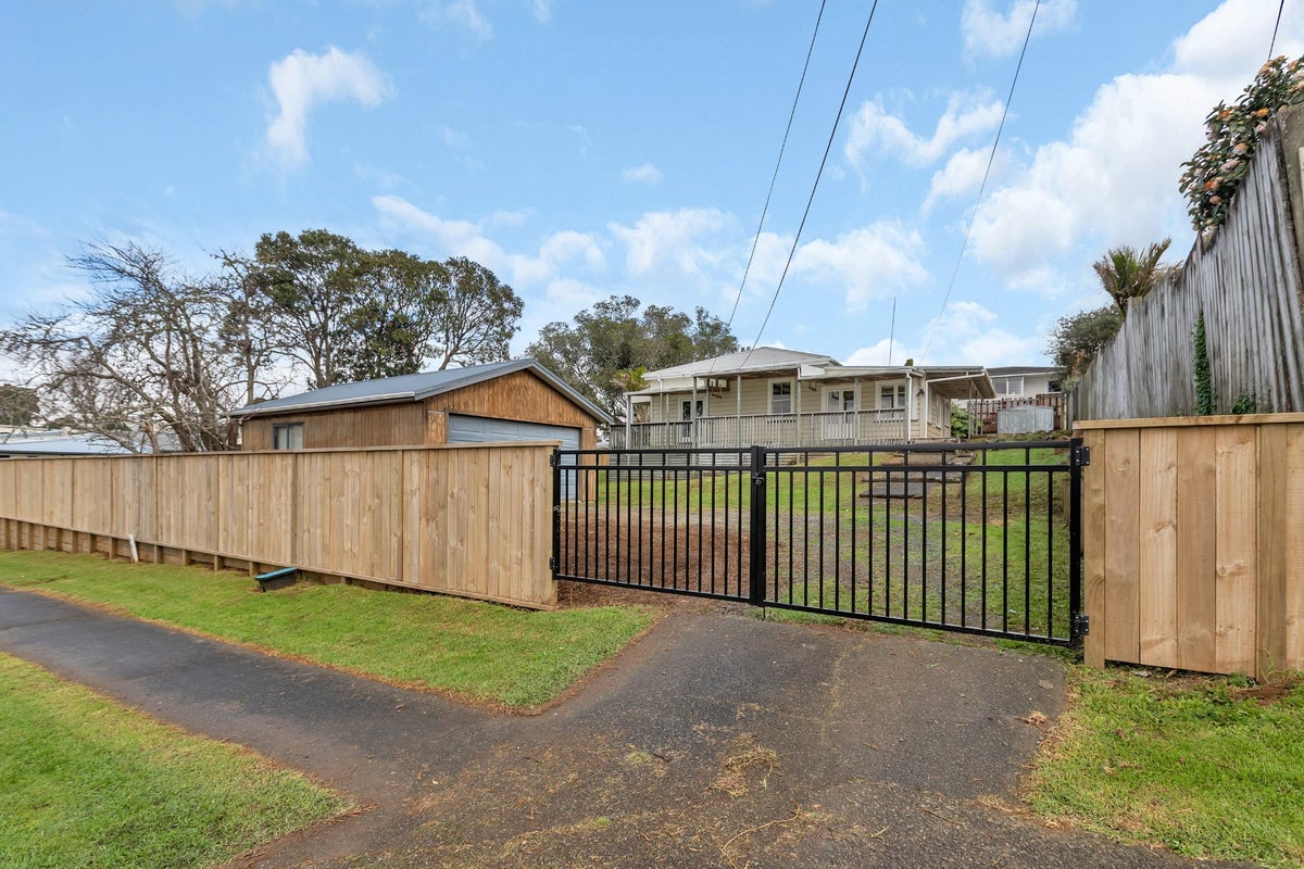 12 Meldrum Street, Kamo, Whangarei - Carousel 24