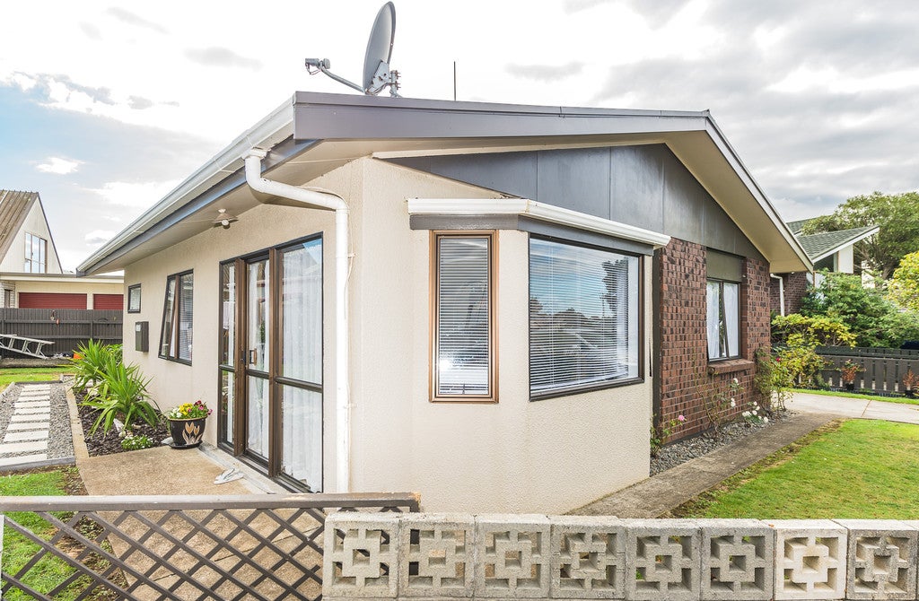 10B Essex Place, Springvale, Whanganui - Carousel 1