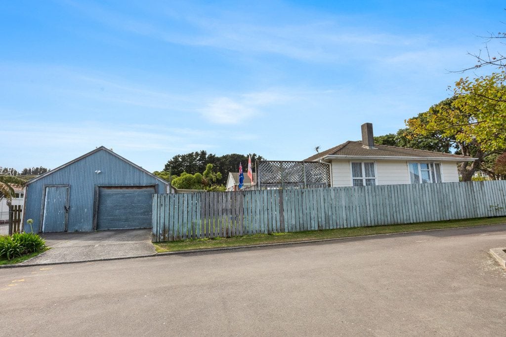 126 Corinna Street, Waitangirua, Porirua - Carousel 2