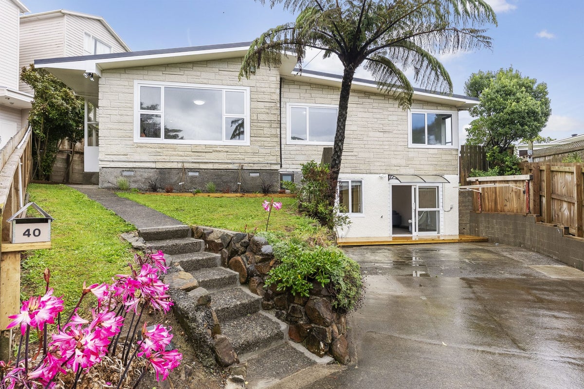 40 Ruskin Road, Newlands, Wellington - Carousel 1
