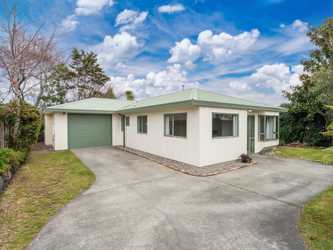 9 Ingle Avenue, Waipahihi, Taupo - Carousel 1