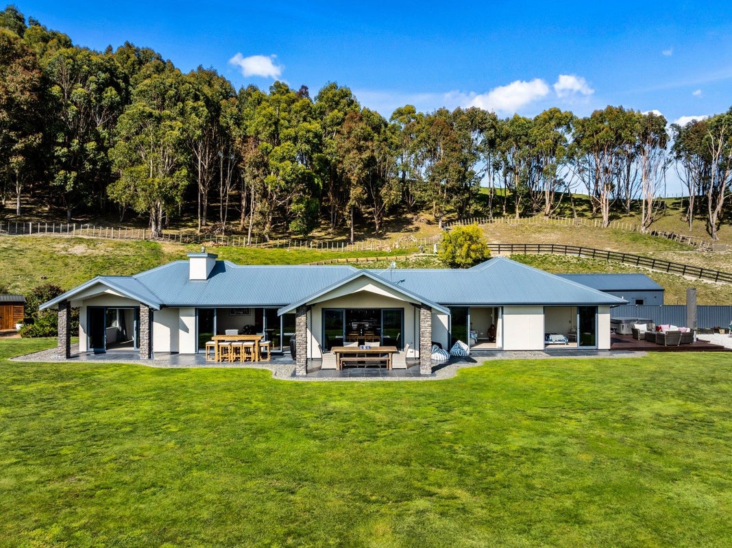 64 Waipuka Road, Waimarama, Havelock North - Carousel 2