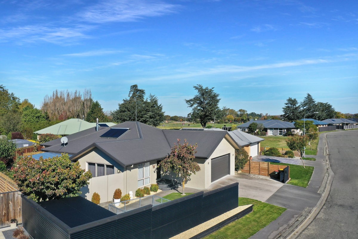 16 Geoff Geering Drive, Netherby, Ashburton - Carousel 2