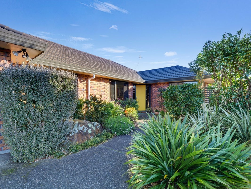 28B Johnstone Drive, Fitzherbert, Palmerston North - Carousel 2