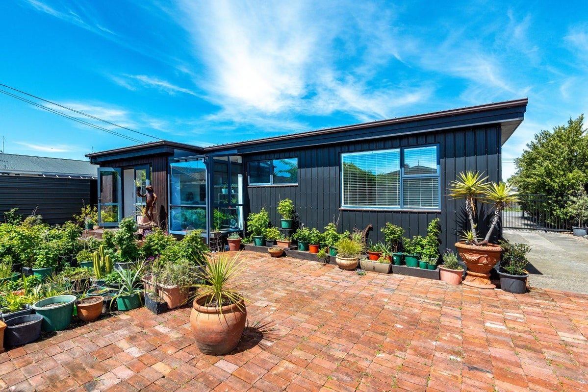 150 Beach Road, North New Brighton, Christchurch - Carousel 1