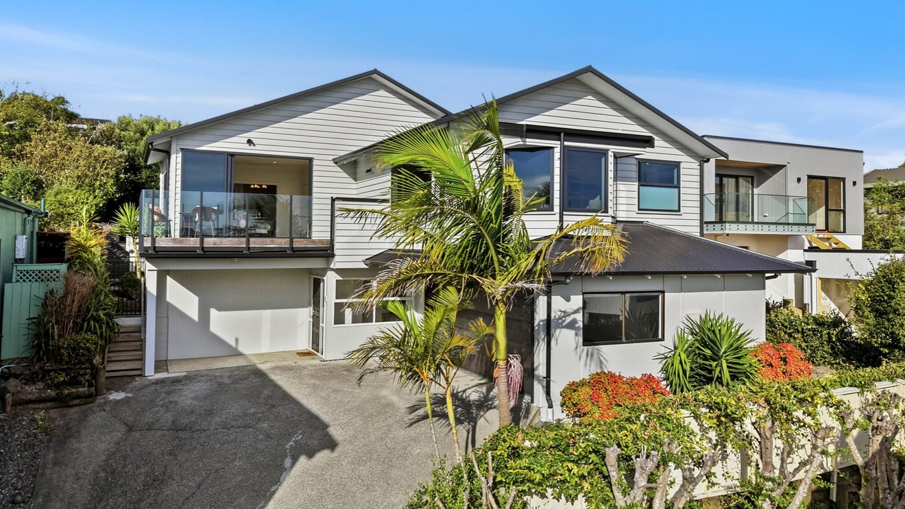 22 Morrow Avenue, Bucklands Beach, Auckland - Carousel 1