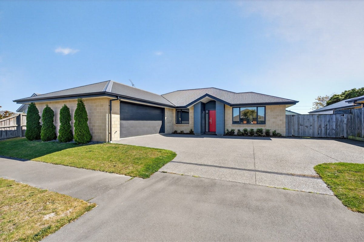 7 CRESSY PLACE, Darfield, DARFIELD - Carousel 1