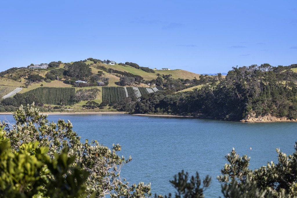 32 Omiha Road, Omiha, Waiheke Island - Carousel 1