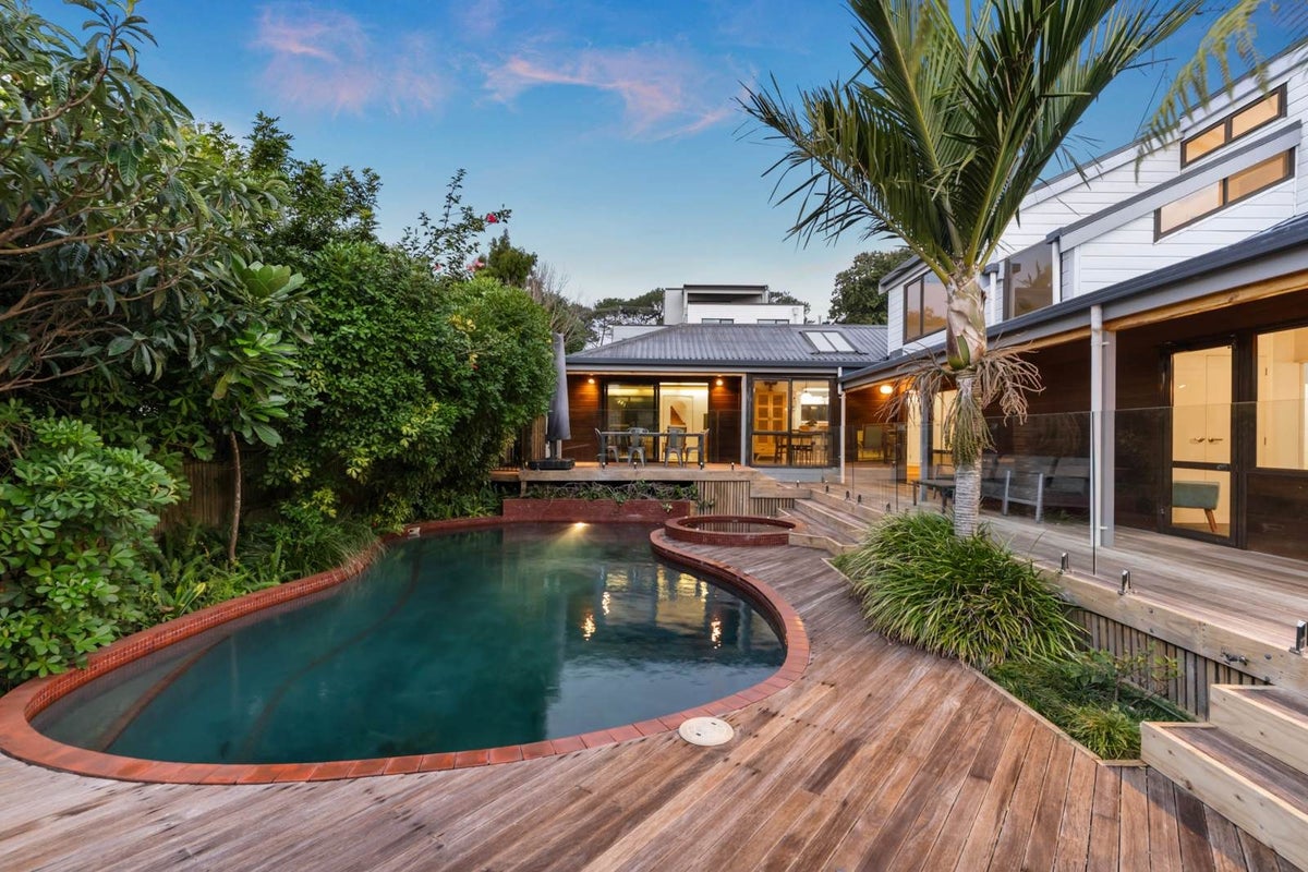 121A Kowhai Road, Mairangi Bay, Auckland - Carousel 2