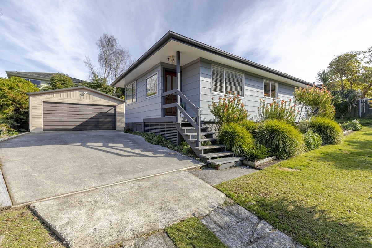 29 Kenmore Street, Westown, New Plymouth - Carousel 1