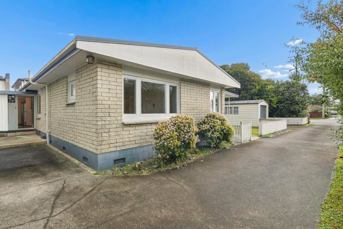 75 Clevedon Road, Papakura, Papakura - Carousel 1