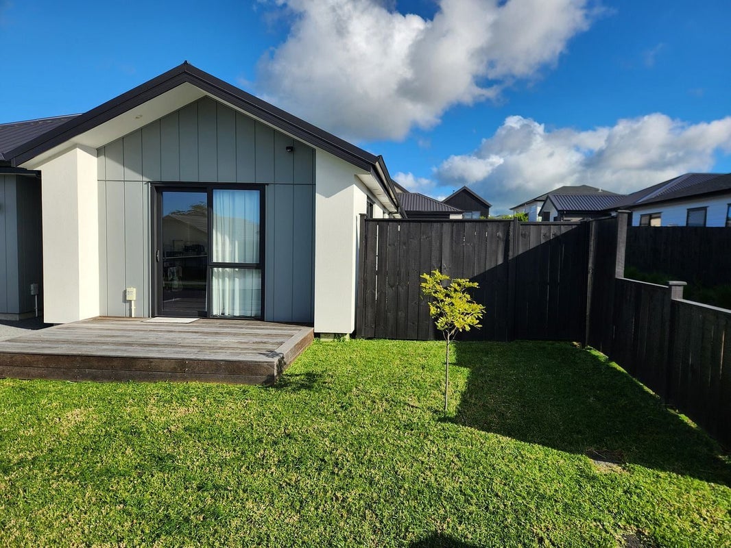 5 Hicks Road, Wainui, Wainui - Carousel 1