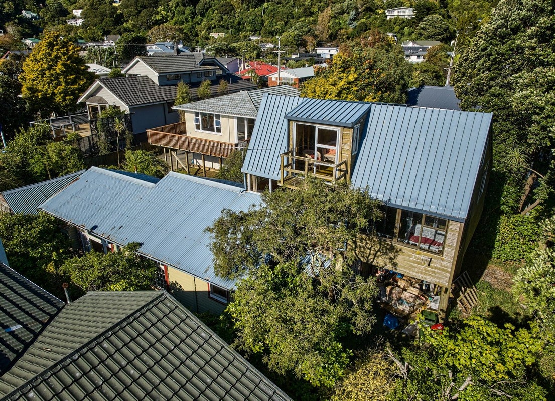 9 Nikau Street, Eastbourne, Lower Hutt - Carousel 1