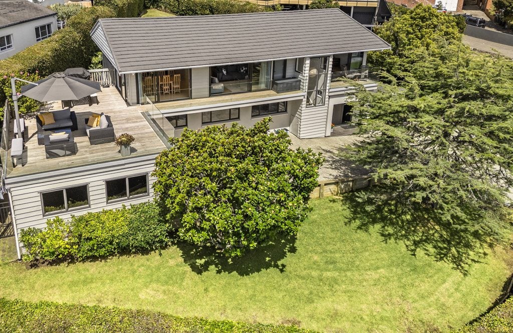 1 Vanessa Crescent, Glendowie, Auckland - Carousel 1