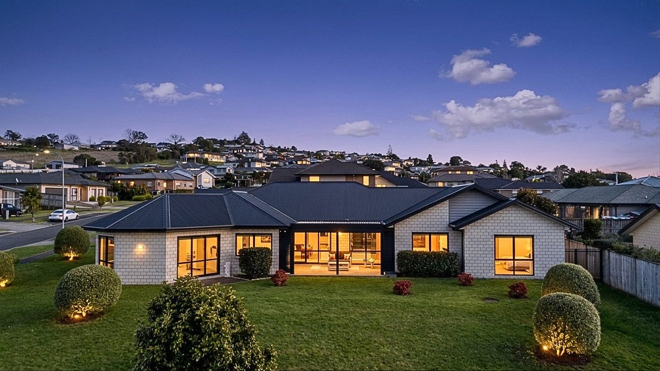 8 Deol Drive, Pukekohe, Pukekohe - Carousel 2
