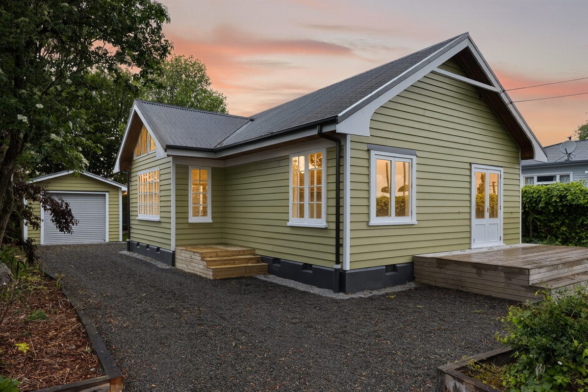 1/178 Gayhurst Road, Dallington, Christchurch - Carousel 1