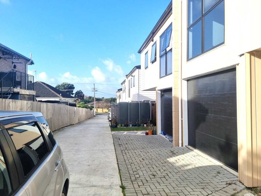 25 Crawford Avenue, Mangere Bridge, Auckland - Carousel 1