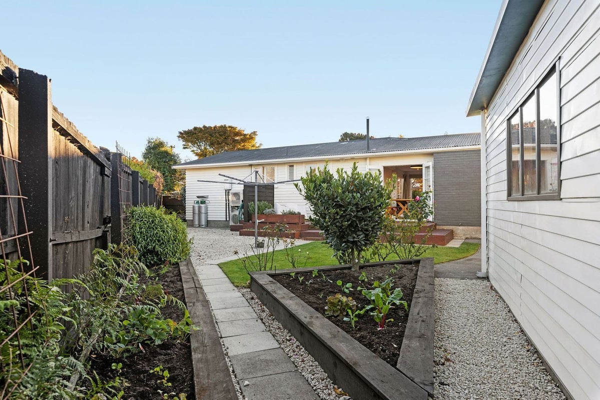 22 Leo Street, Bishopdale, Christchurch - Carousel 21