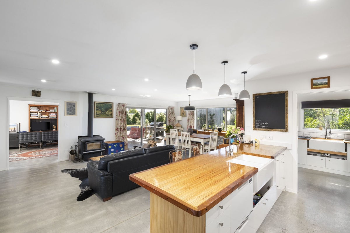 71A Welch Road, Opaki - Carousel 2