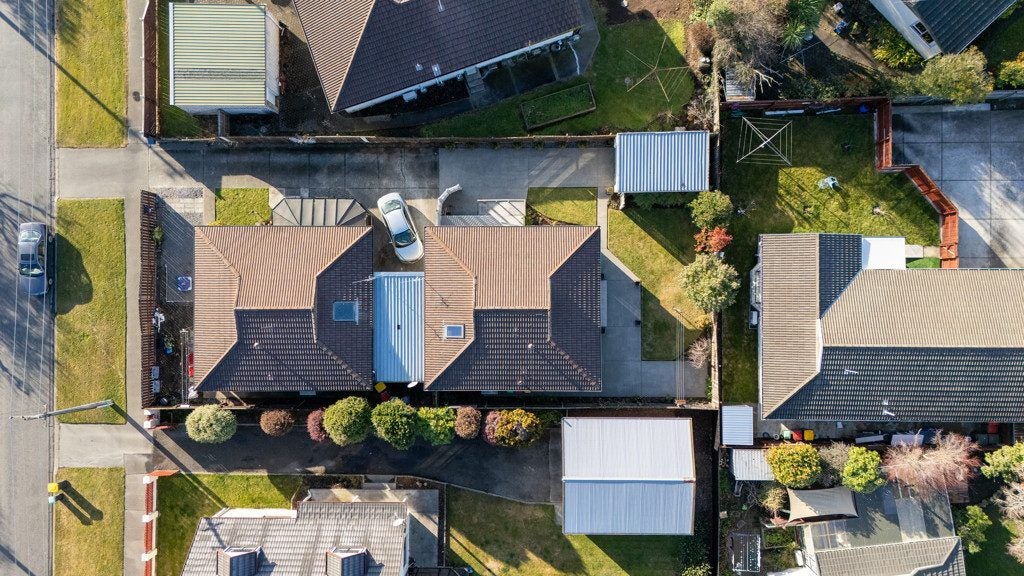 2/208 Grimseys Road, Redwood, Christchurch - Carousel 15