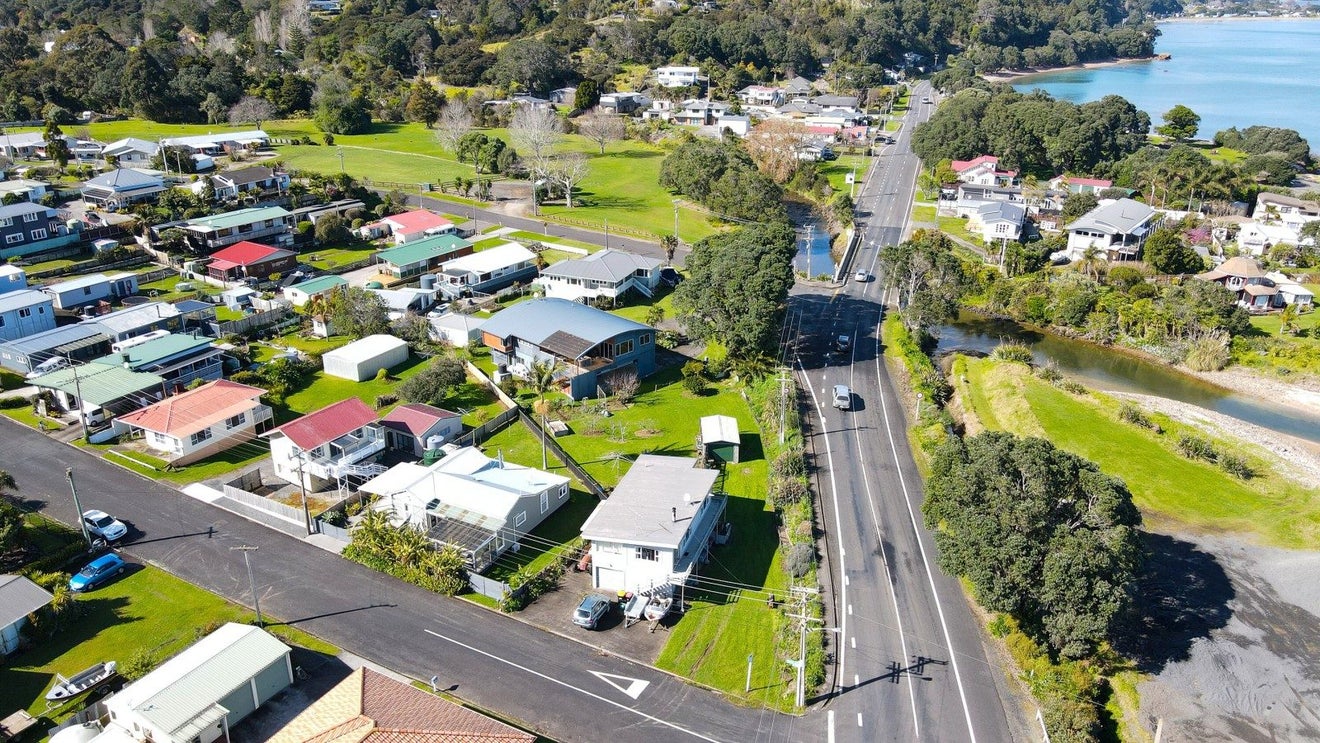 2 Trotter Avenue, Waiomu - Carousel 2