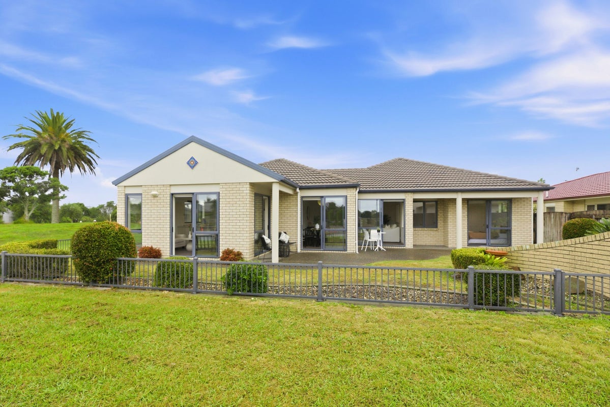 2 Beachwater Drive, Papamoa Beach, Papamoa - Carousel 2
