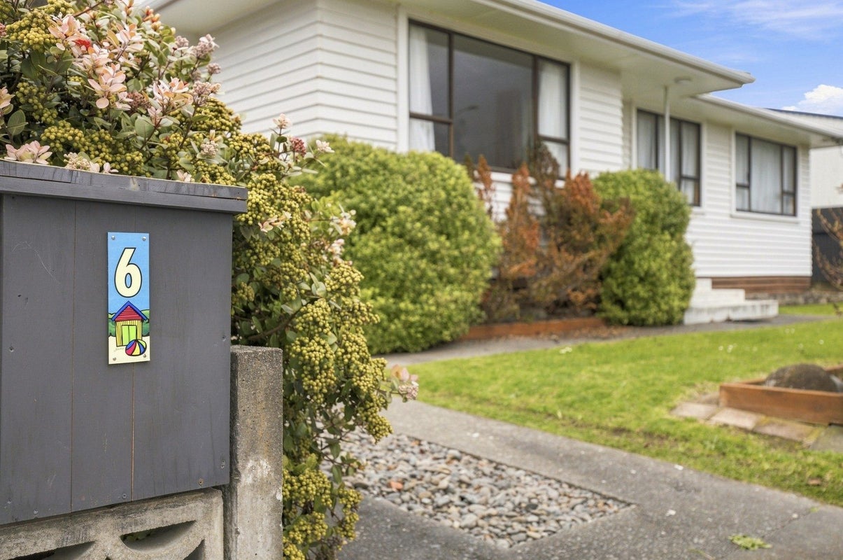 6 Purua Street, Durie Hill, Whanganui - Carousel 2