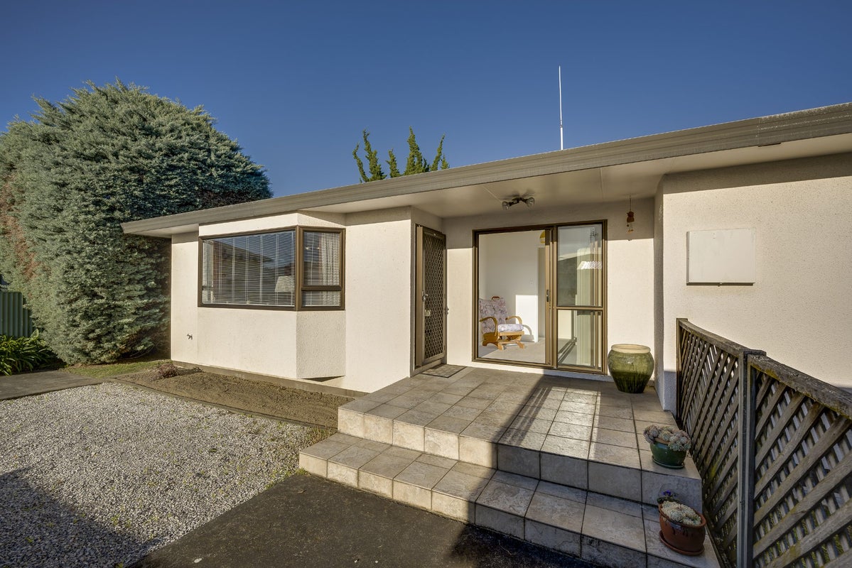 2/290 Kennedy Road, Onekawa, Napier - Carousel 1