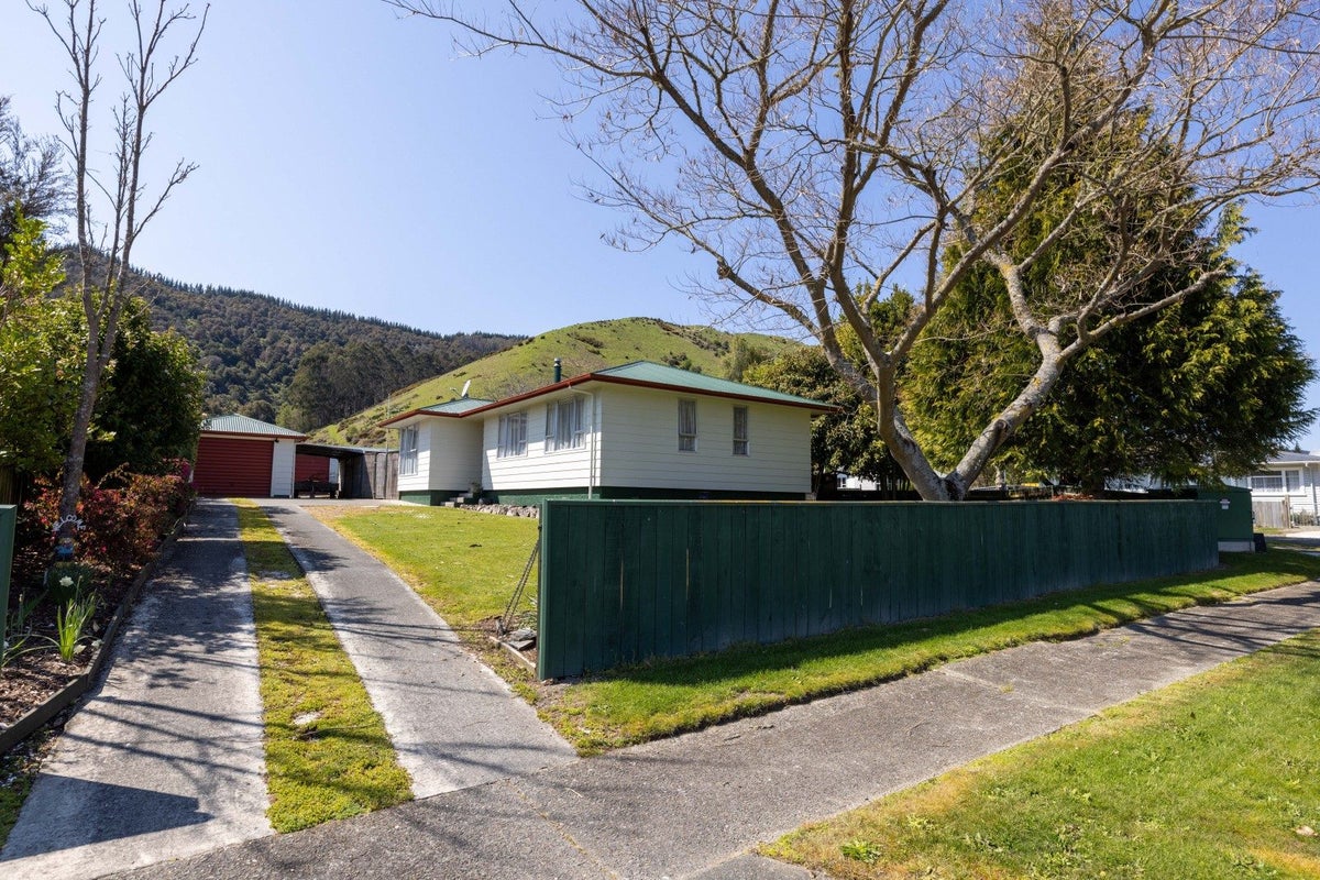 17 Rata Avenue, Tapawera - Carousel 1