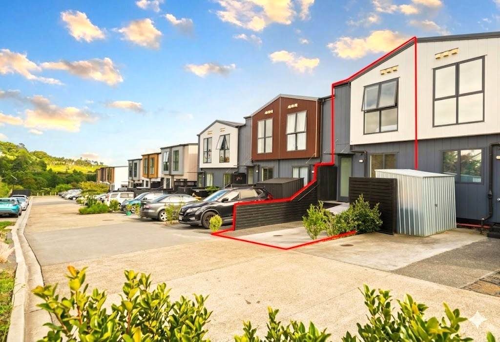 77 Tahere Road, Totara Park, Auckland - Carousel 1