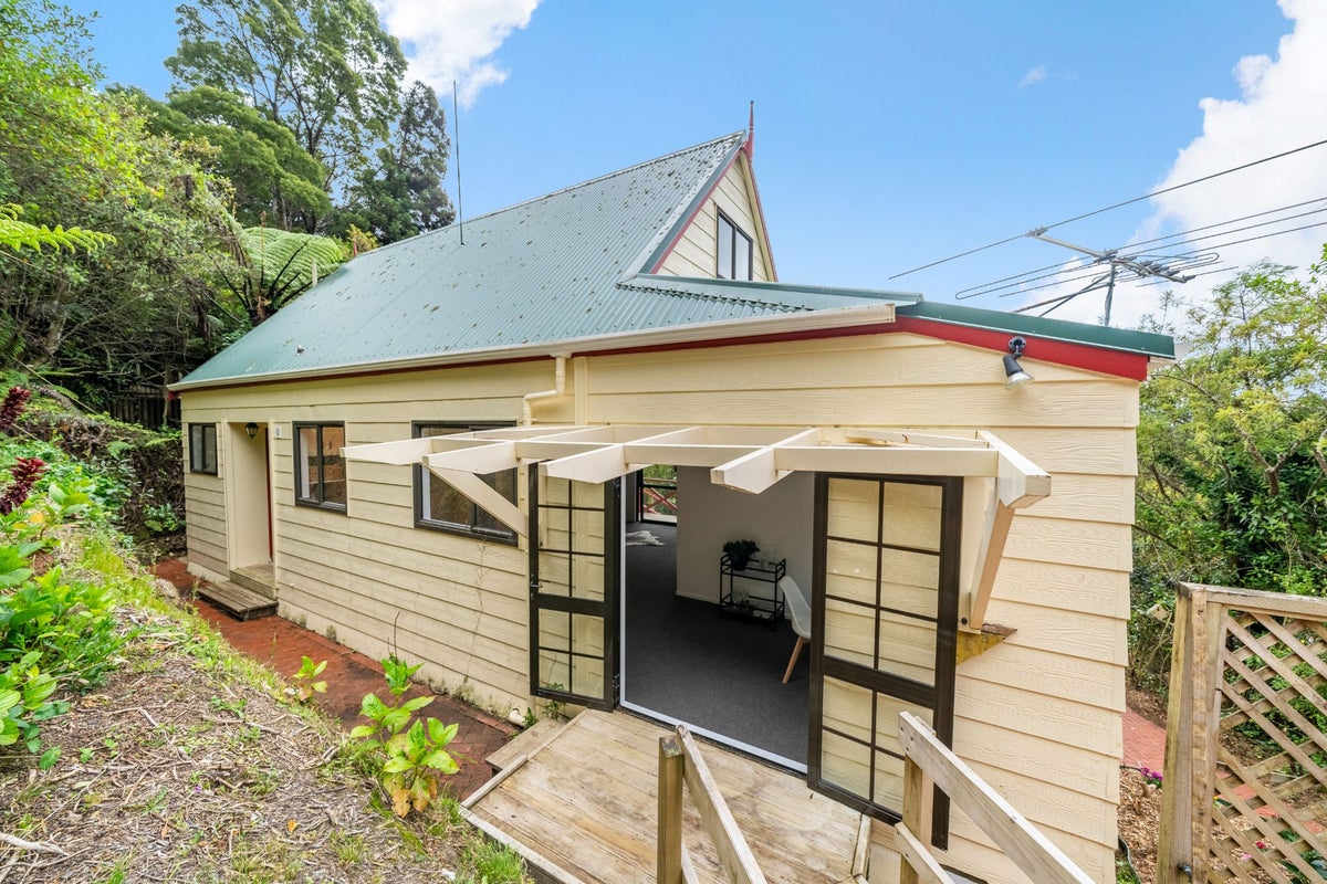 79 Sunbrae Drive, Silverstream, Upper Hutt - Carousel 30