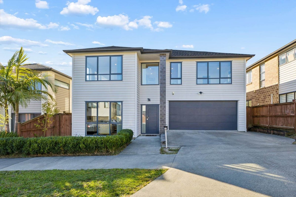 12 Hangahai Road, Flat Bush, Auckland - Carousel 1