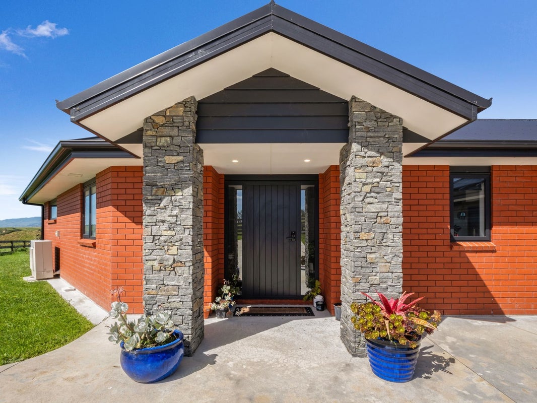 172 Kingsdale Park Drive, Palmerston North - Carousel 2