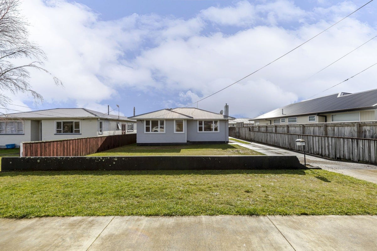 237 Huatoki Street, Upper Vogeltown, New Plymouth - Carousel 1