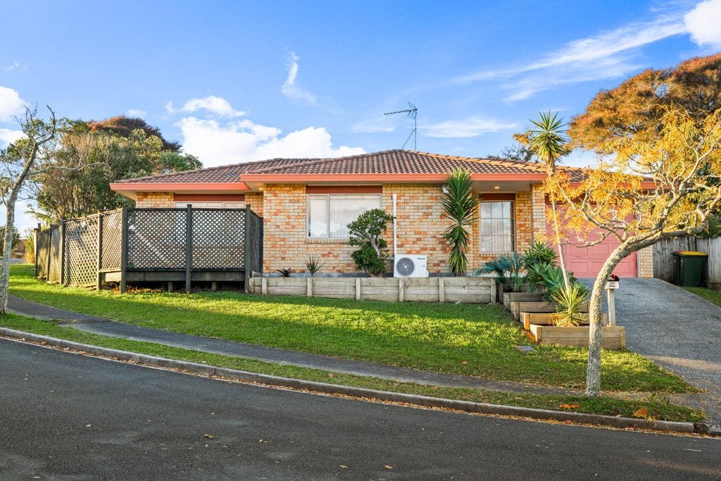 28 Ginders Drive, Massey, Auckland - Carousel 21