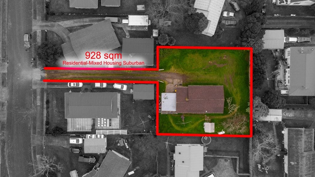 12 Stoll Place, Clendon Park, Auckland - Carousel 2