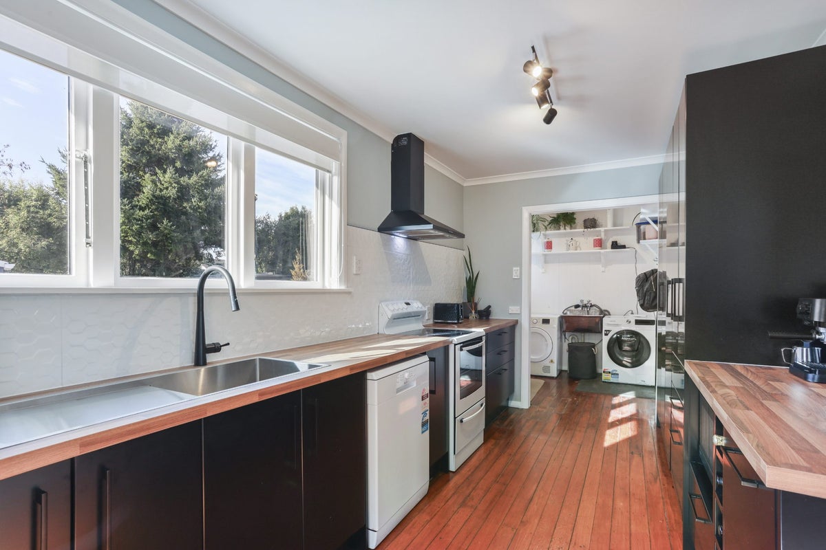 26 Bateman Avenue, Bryndwr, Christchurch - Carousel 2