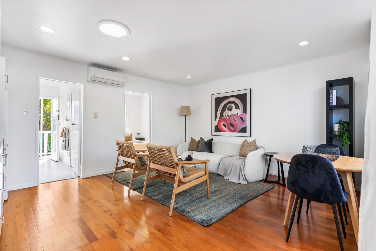 4/1 Saratoga Avenue, Herne Bay, Auckland - Carousel 2