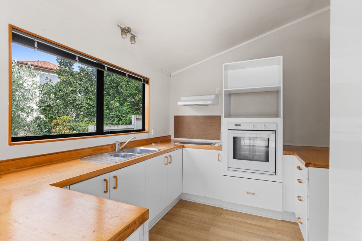 4A Orewa Heights Crescent, Orewa, Orewa - Carousel 2