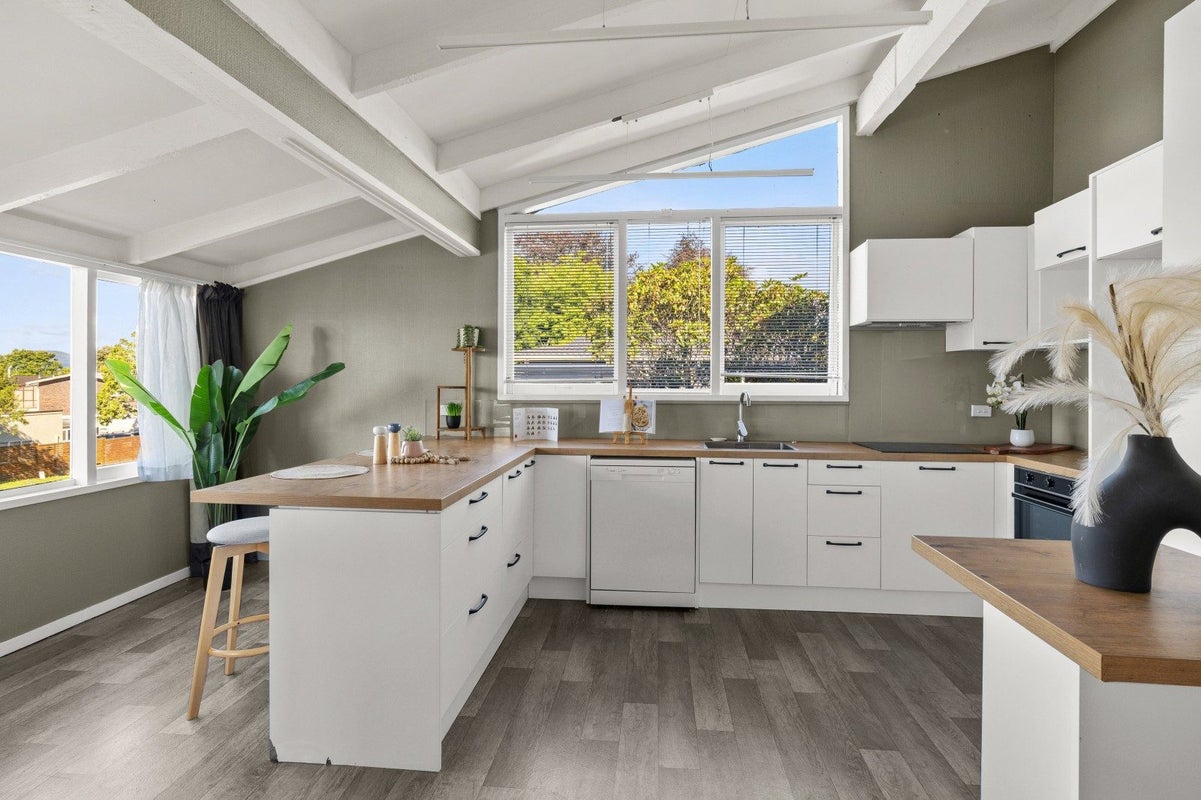 9 Wychwood Crescent, Springfield, Rotorua - Carousel 2